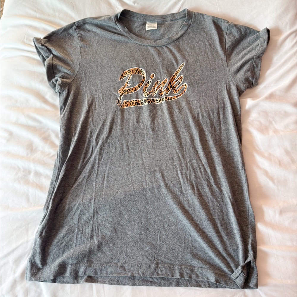 PINK Victoria’s Secret Grey Cheetah Print Logo T-Shirt Size Medium